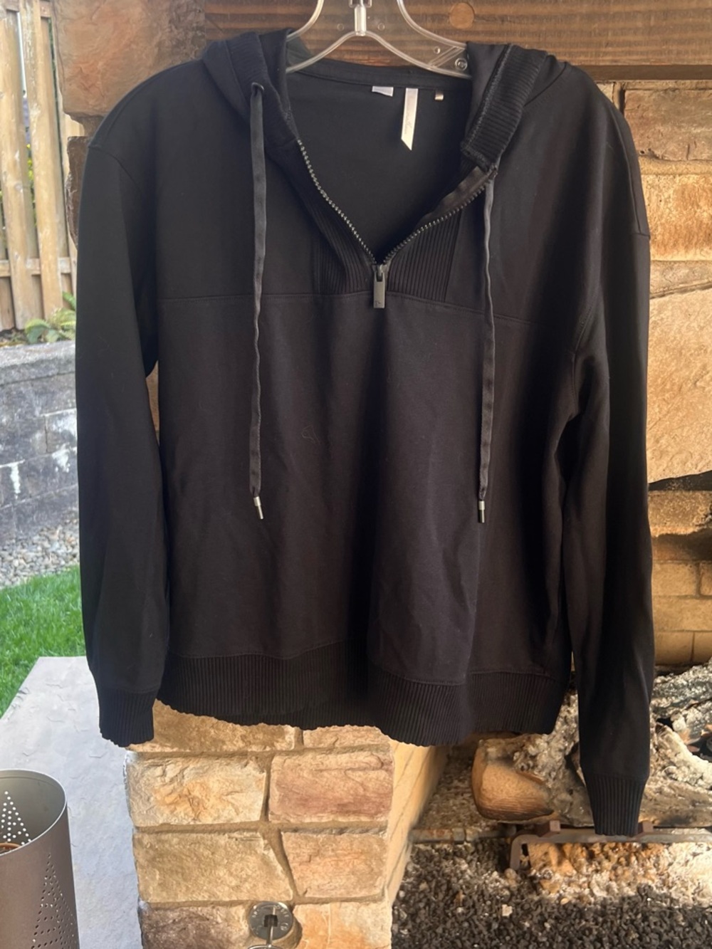 Travis Mathew Black Half-Zip Hoodie Sweater Women’s Large